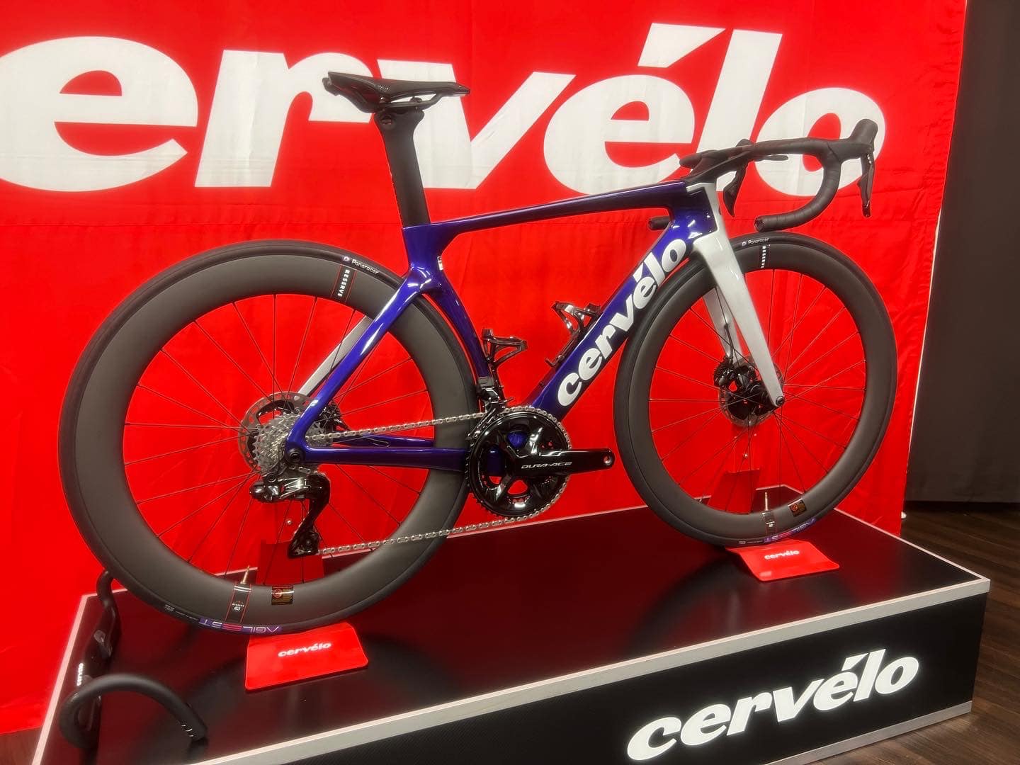 展示会レポート】フルモデルチェンジ! cervelo 新型S5 | VAX